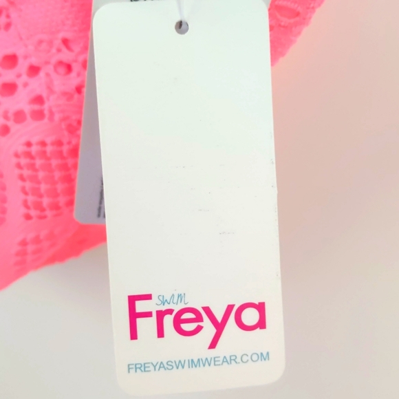 Freya Sundance Sweetheart Padded Bikini Top. Flamingo colour. Multiple sizes. - Picture 4 of 6